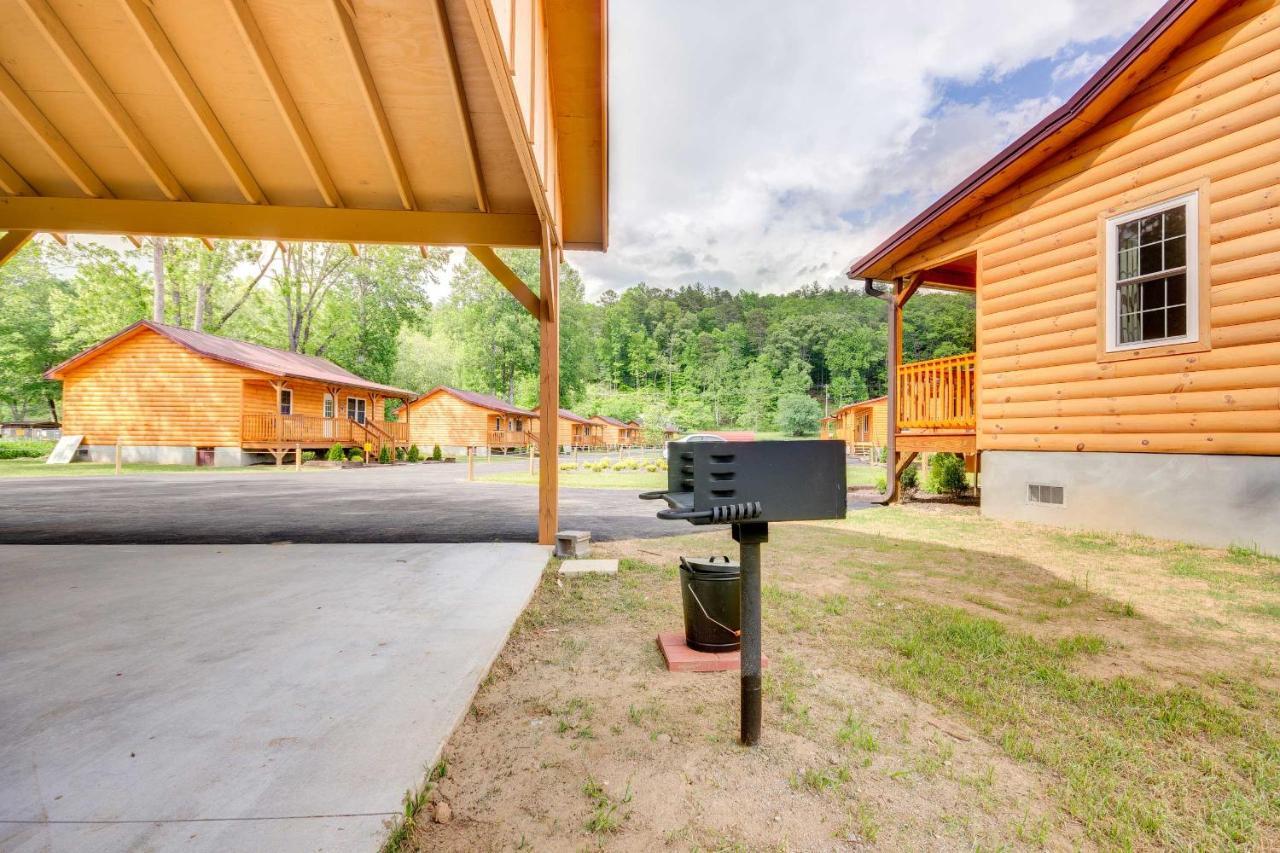 Bears Den Cabin With Porch About 5 Mi To Bryson City! Exterior foto